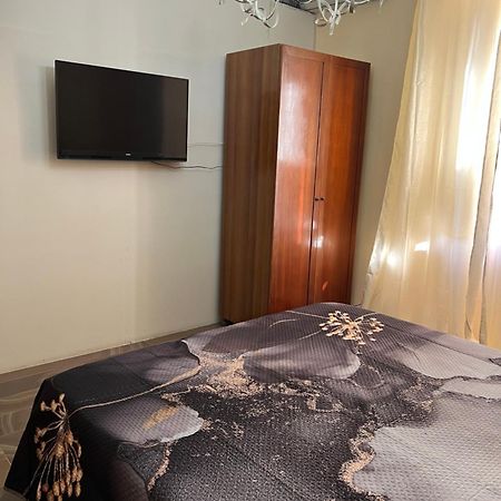 Room Station Giulia نابولي المظهر الخارجي الصورة